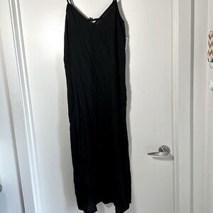 NWT Old Navy Tie Back Maxi Slip Dress With Side Slits (Size M) Black